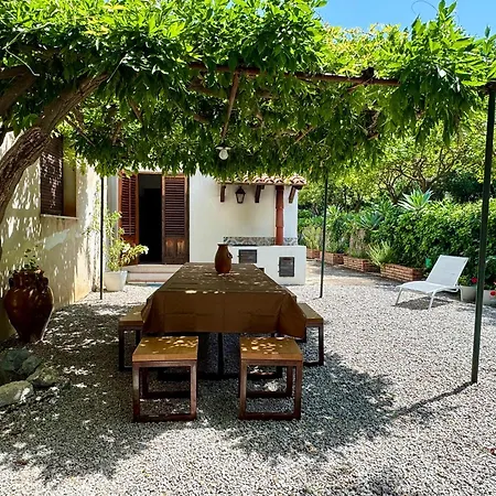 בית נופש Stunning With Private Pool In צ'פאלו
