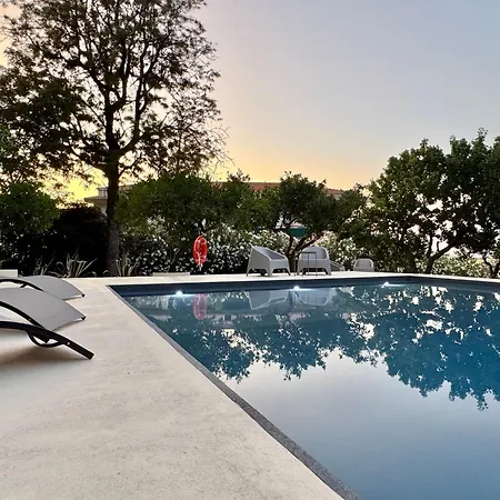 בית נופש Stunning With Private Pool In *