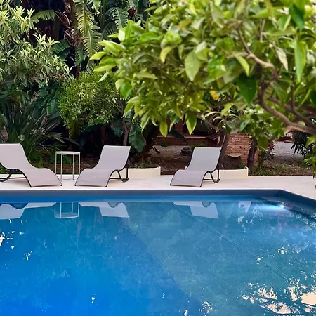 בית נופש Stunning With Private Pool In *
