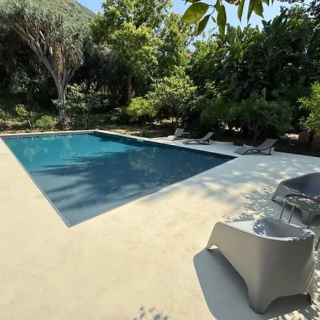 Stunning With Private Pool In צ'פאלו