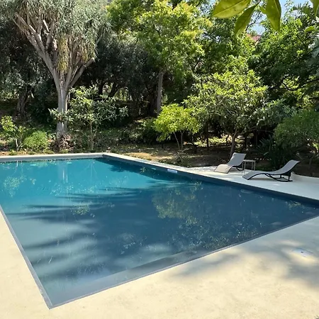 Stunning With Private Pool In בית נופש