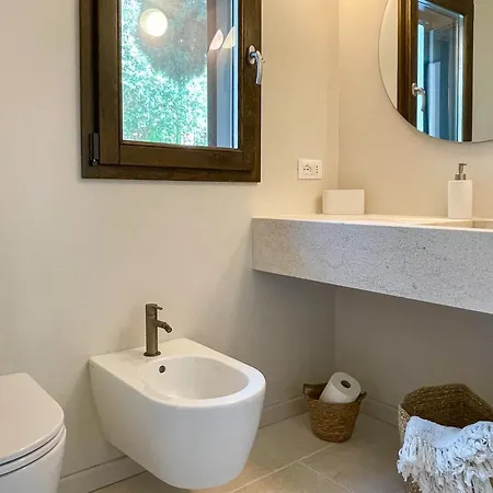 Stunning With Private Pool In